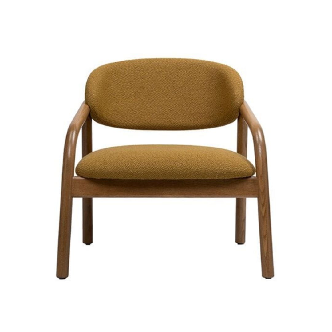 Armchair with armrests